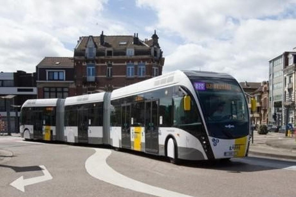 De trambus die naar Maastricht moet gaan rijden. 