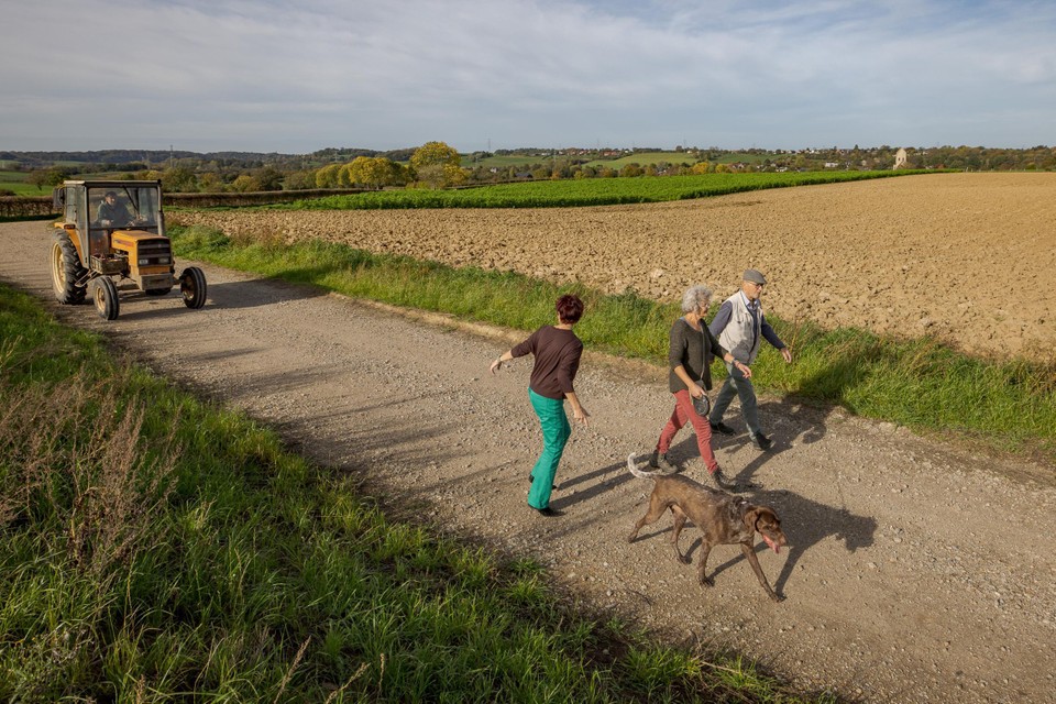 De doorsteek in het Ransdalerveld: alleen voor wandelaar, fietser en landbouwverkeer. 
