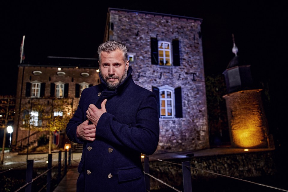 ‘De Verraders’ werd opgenomen bij Kasteel Erenstein in Kerkrade. 
