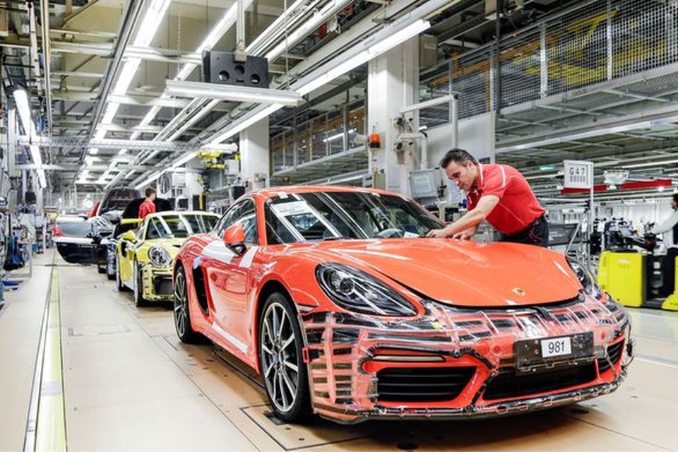 De Porsche-fabriek in Stuttgart. 