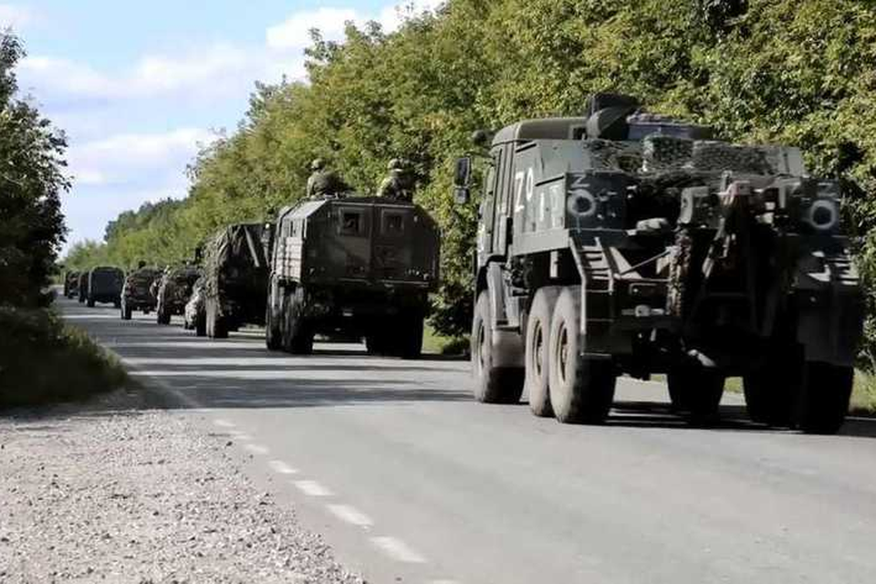 Een door het Russische ministerie van Defensie gepubliceerde foto van Russische troepen die zich ’hergroeperen’. 