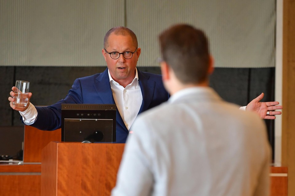 Ger Koopmans als gedeputeerde tijdens een debat in 2019. 