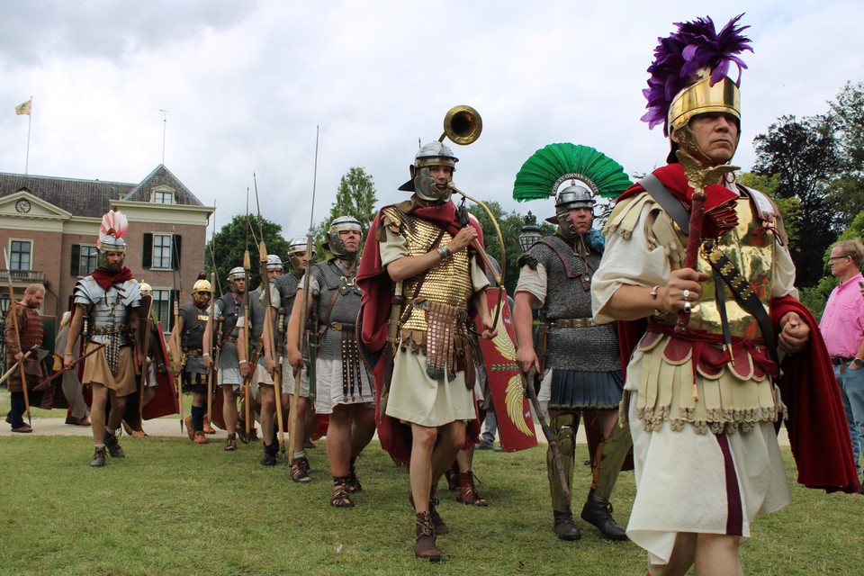 Ook deze Romeinse soldaten vervullen een rol in het Americaanse kerstspel.  