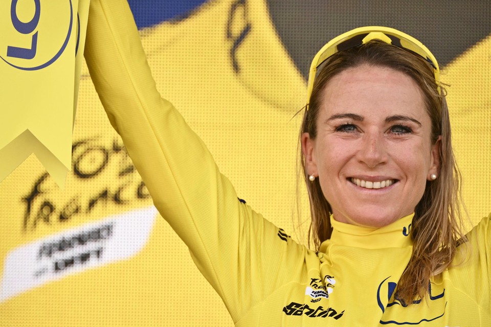 Annemiek van Vleuten stak er in de Tour de France Femmes met kop en schouders bovenuit. 