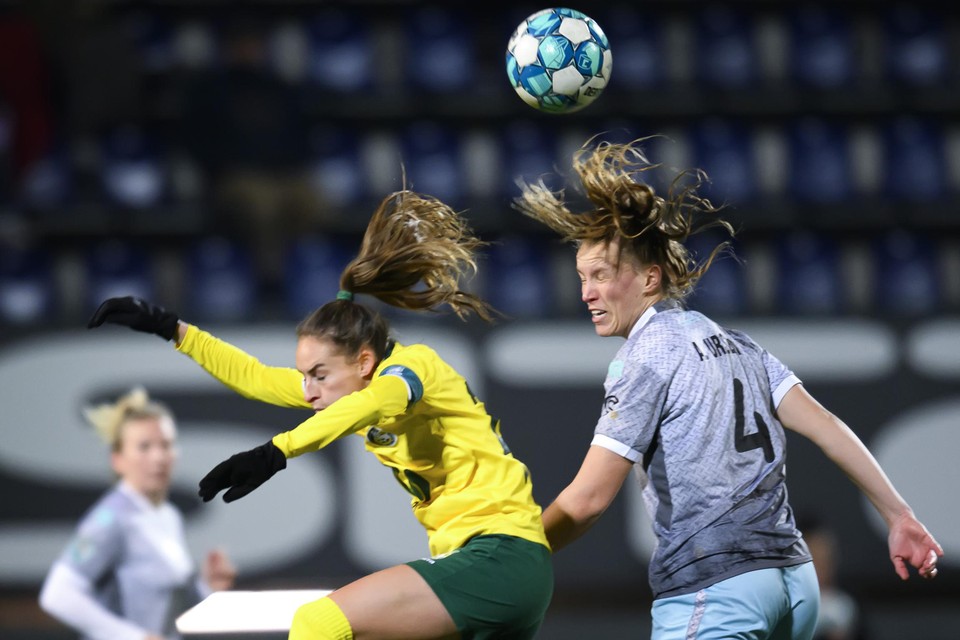 Tessa Wullaert van Fortuna Sittard in actie.