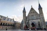 thumbnail: De laatste voorbereidingen vinden plaats bij de Ridderzaal op het Binnenhof voor Prinsjesdag.