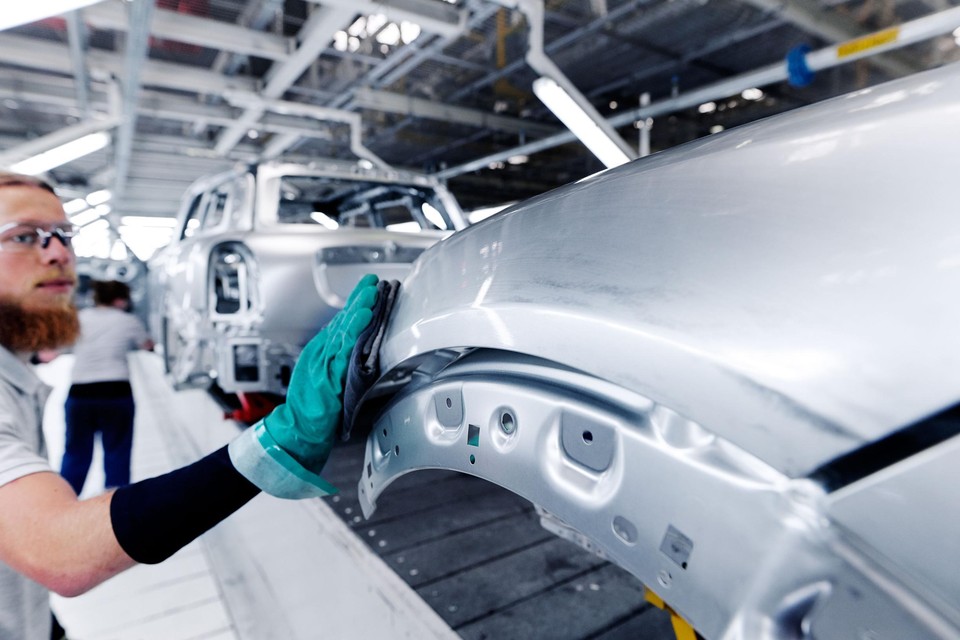 Wordt de body van een MINI bij VDL Nedcar ooit nog ingeruild voor eentje van het Amerikaanse Rivian?