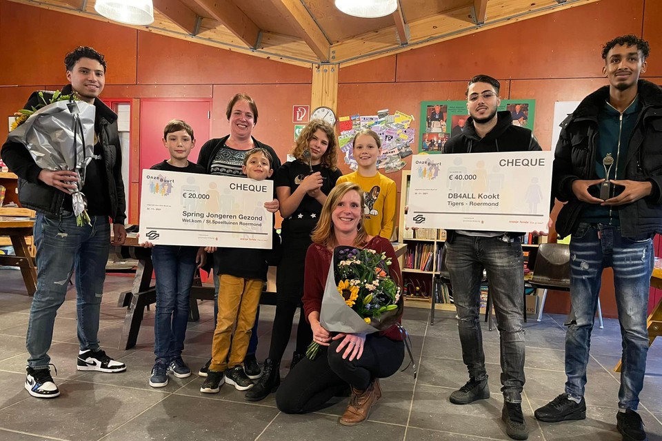 Veel Onze Buurt-vreugde vorig jaar in Roermond. Het ramadan-project DB4ALL Kookt won de hoofdprijs; het plan Spring Jongeren Gezond in de Roermondse speeltuin Kitskensberg werd beloond met de tweede prijs. 
