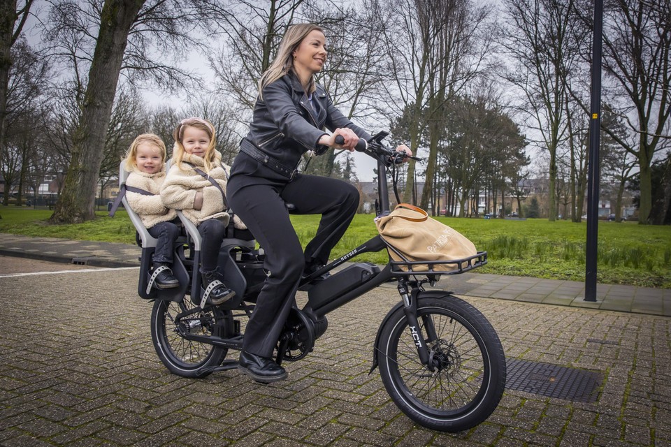 Opmars van de fiets: plek voor twee kinderen en boodsc... - Limburger Mobile