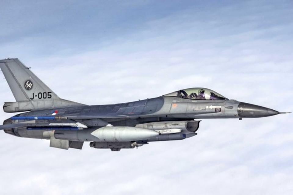 Er staan permanent twee F-16’s paraat om het luchtruim van de Benelux te bewaken tegen civiele en militaire vliegtuigen waarvan gevaar uitgaat.  
