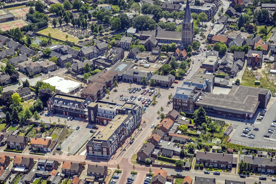 Het centrum van Sevenum vanuit de lucht met in het hart: het Pastoor Vullinghsplein.