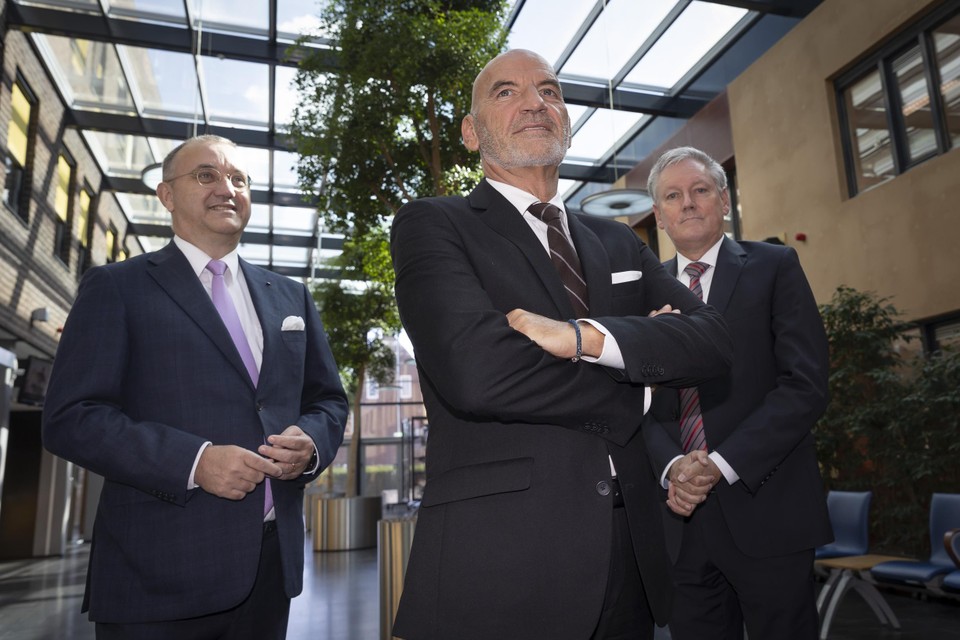 Burgemeesters Jos Hessels (Echt-Susteren, links), Daan Prevoo (Valkenburg, midden) en Antoin Scholten (Venlo). 