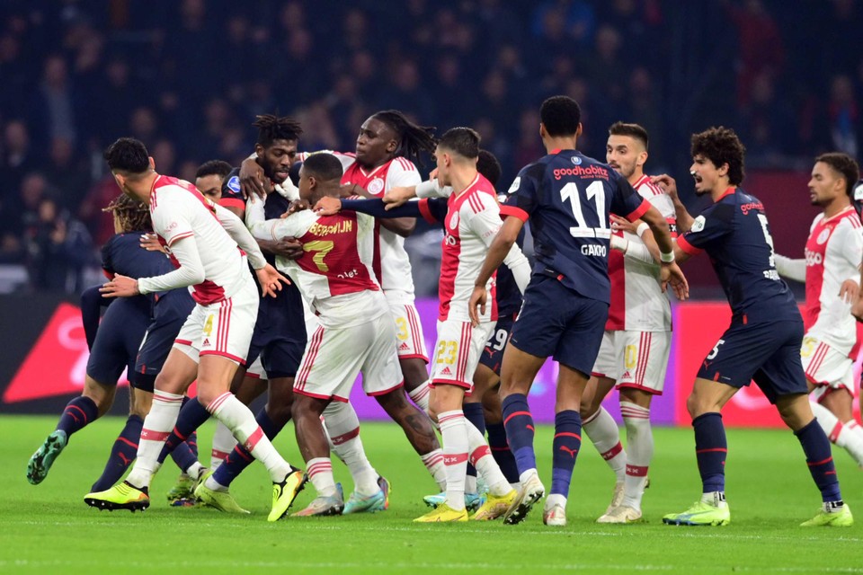 Ajax-PSV was antireclame voor het Nederlandse voetbal. 