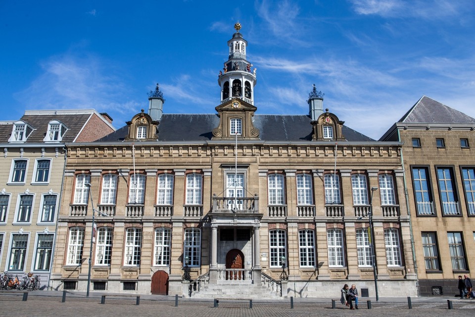 Het stadhuis van Roermond. 