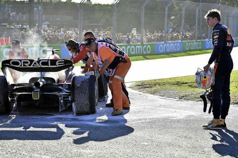 Max Verstappen viel vorig jaar in de slotfase van de GP van Australië uit met een kapot brandstofsysteem.