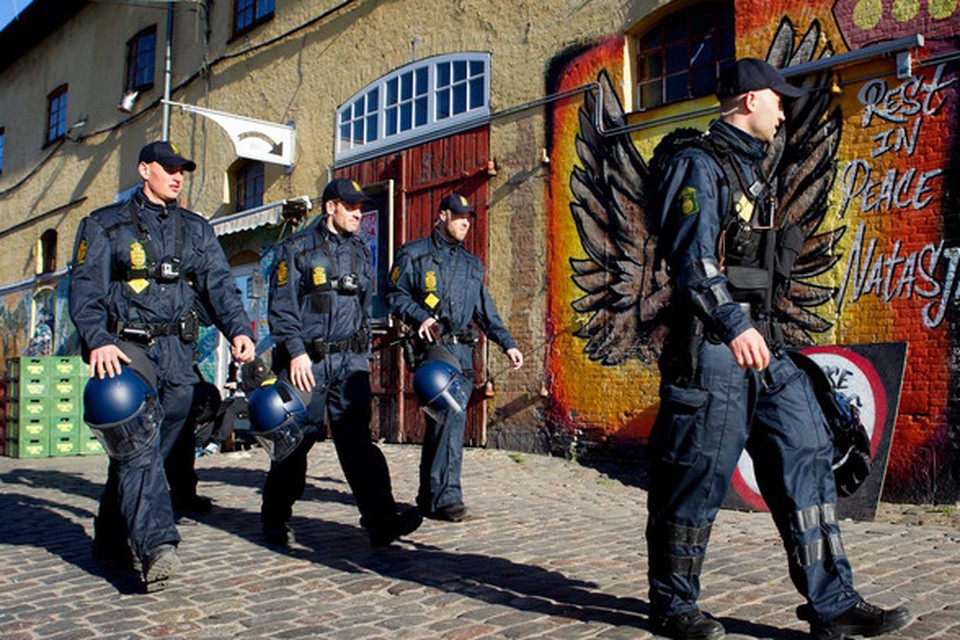 De Deense politie patrouilleert door de wijk Christiania (archieffoto). 