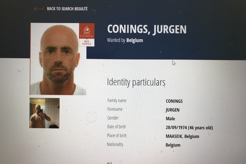 Zo staat Jürgen Conings op de website van Interpol. 