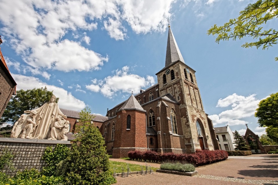 De monumentale Marcellinus & Petruskerk in het hart van Oud-Geleen.   
