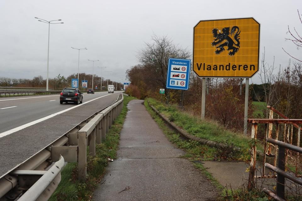 Het verkeer op het Maasviaduct rijdt sinds woensdag op vernieuwd deel.