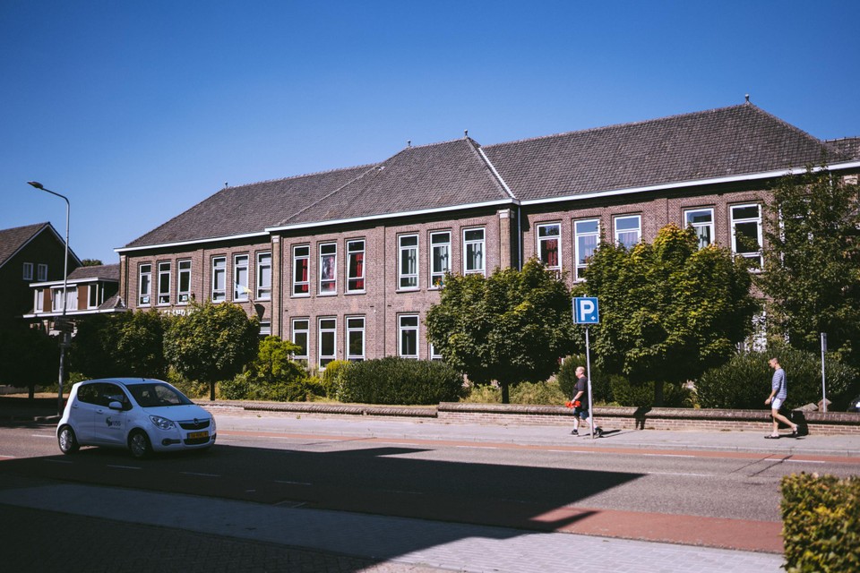 Het voormalige schoolgebouw van mavo Land van Gulick aan de rand van de Sittardse binnenstad wordt het nieuwe onderkomen van woningcorporatie ZOwonen.  
