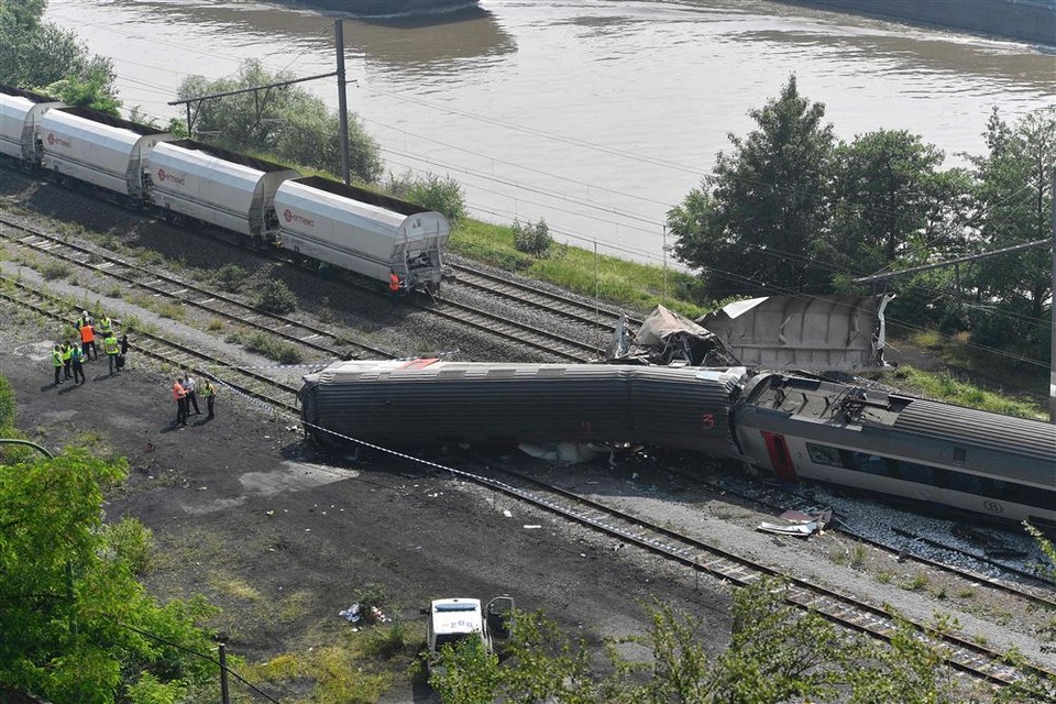 De Belgische justitie heeft een gerechtelijk onderzoek ingesteld naar het treinongeval, zo bevestigt het Openbaar Ministerie in Luik. Het OM gaat niet uit van opzet.
