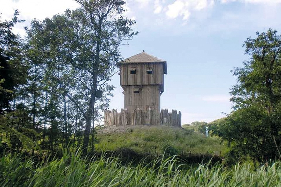 Een versterkte toren zoals die vroeger waarschijnlijk ook in Bemelen heeft gestaan: het ‘kasteel’. 