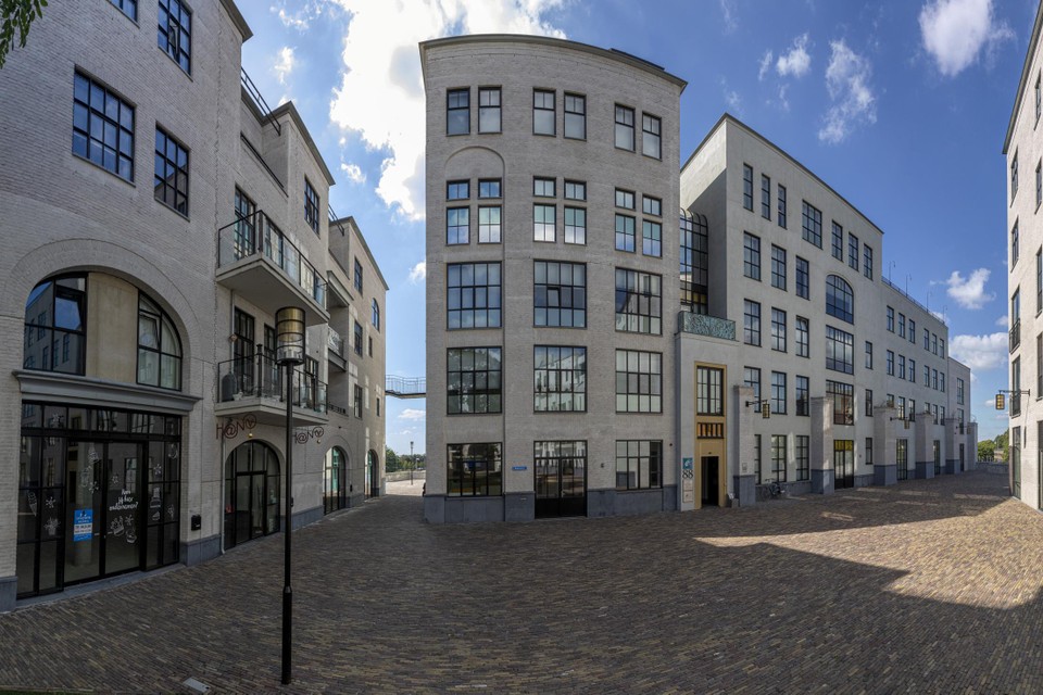 Het pand in het Maankwartier dat door de gemeente voor de tweede keer gekocht is. 