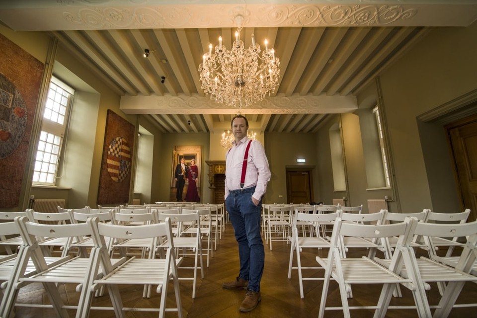 Horeca-ondernemer Igor Stel in de ridder- annex trouwzaal van ‘zijn’ kasteel in Limbricht.
