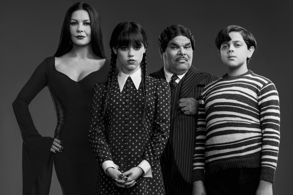 The Addams Family is weer present in de serie ‘Wednesday’. 