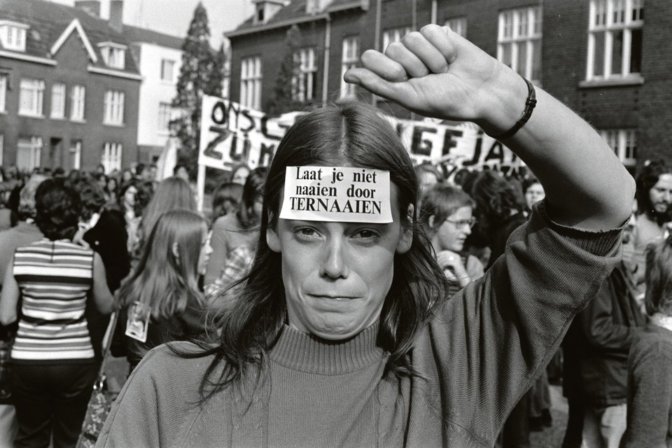 Massaal protest in 1972 in Maastricht tegen de Waalse plannen om in Ternaaien olie te gaan winnen. 