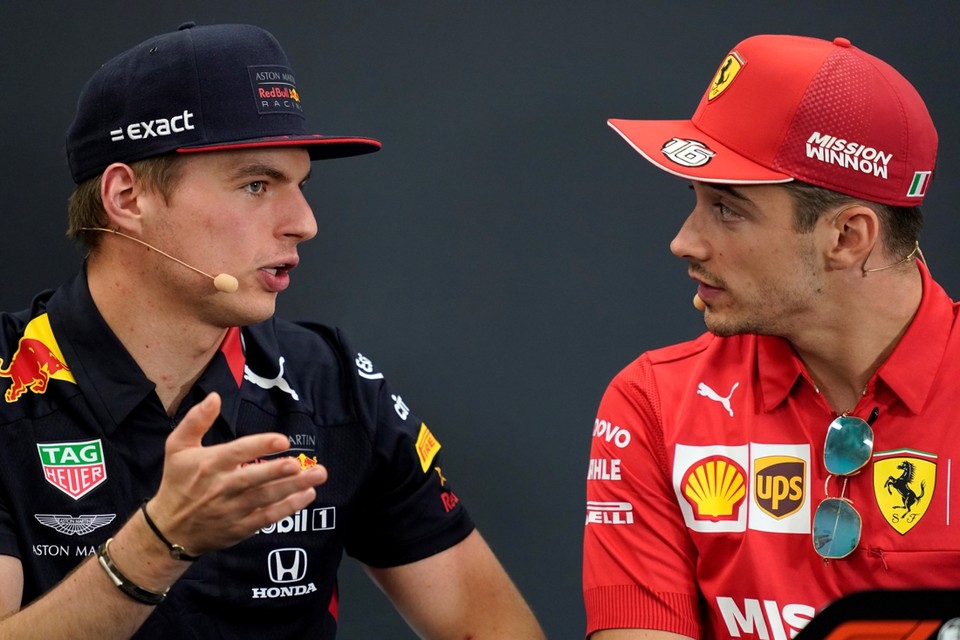 Max Verstappen en Charles Leclerc: discussie over toepassing van Ferrari. 