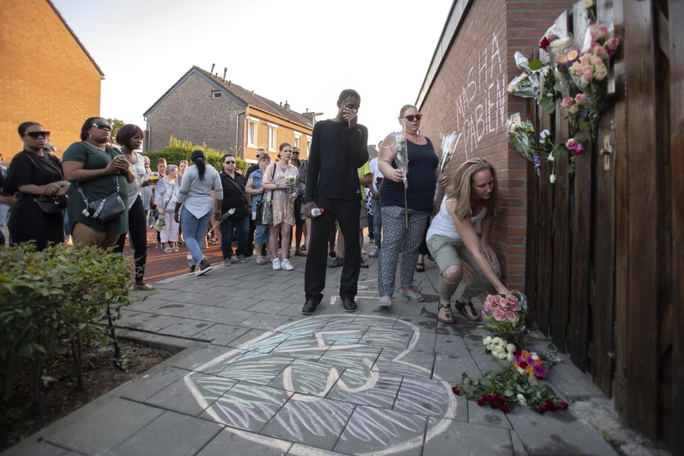 Verdriet bij de stille tocht op de plek waar Reagan om het leven kwam. 