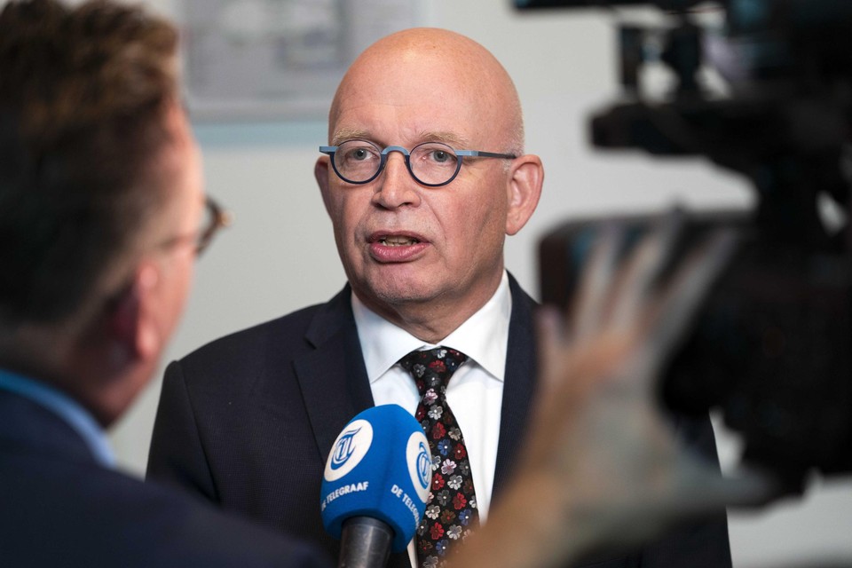 Minister Henk Staghouwer na afloop van het verkennend gesprek met vertegenwoordigers van boerenorganisaties en een afvaardiging van het kabinet over de stikstofplannen. 