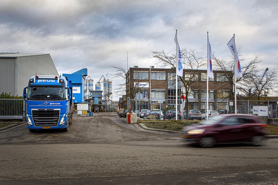 De asfaltcentrale in Roermond zorgt al een tijd voor onrust in de omgeving. 
