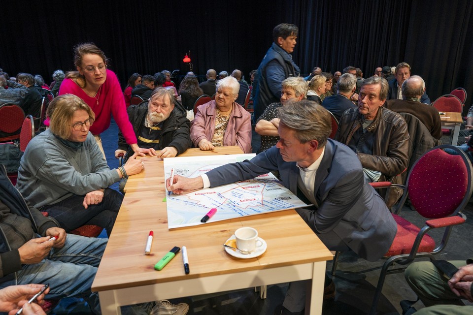 Frans Bastiaens noteert wat inwoners van Maastricht Noord-West vertellen.