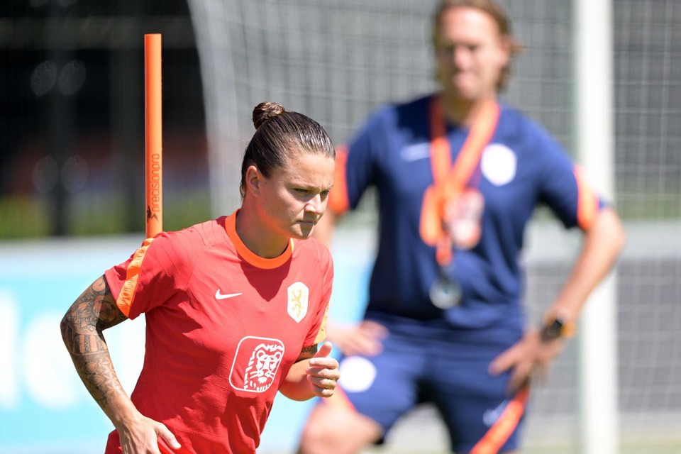 Sherida Spitse tijdens een training van het Nederlands vrouwenelftal. 