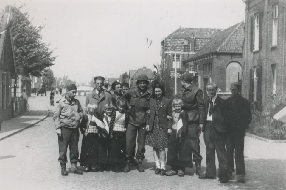 Zondag 17 september 1944 in het centrum van Heerlen, waar zojuist de Amerikanen gearriveerd zijn. 