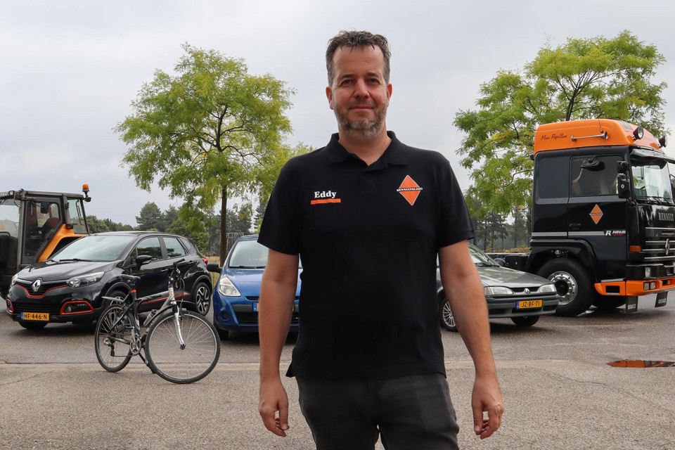 Eddy Lenders heeft zijn eigen ‘wagenpark’ alvast uitgestald. 