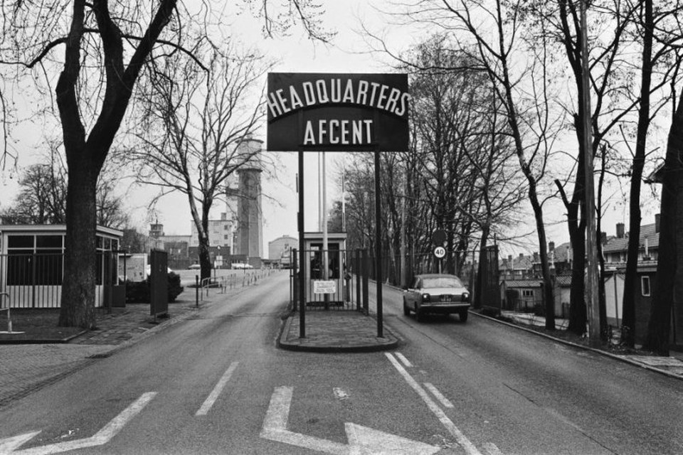 De ingang van het hoofdkwartier van de Afcent in Brunssum (1982). 