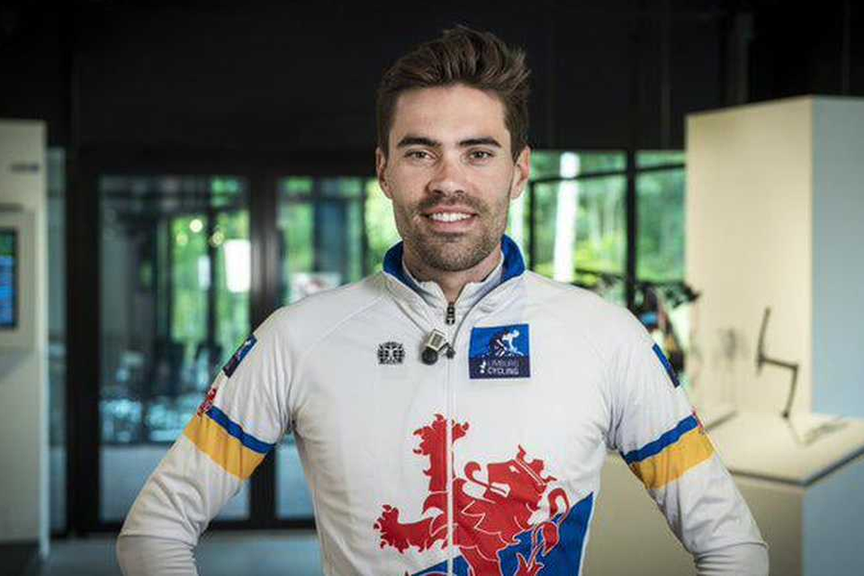 Tom Dumoulin in het shirt van Limburg Cycling.