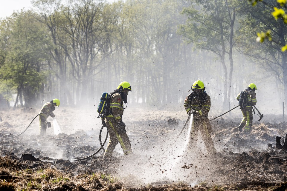 De brand in De Meinweg legde zo’n tweehonderd hectare natuur in de as. 