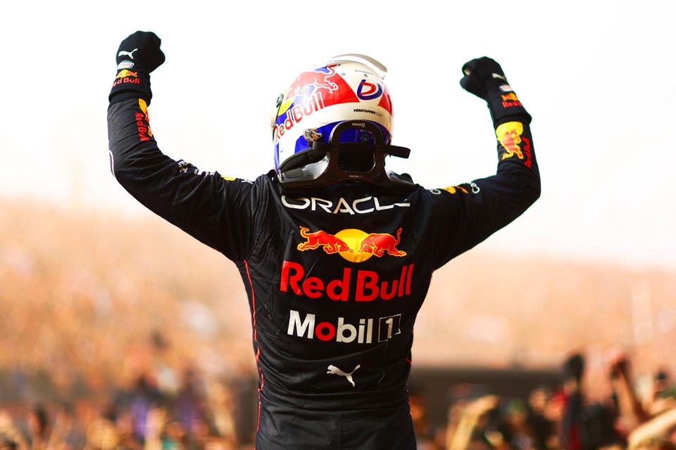 Max Verstappen na zijn zege in de Grand Prix van Nederland op het circuit van Zandvoort, afgelopen jaar.