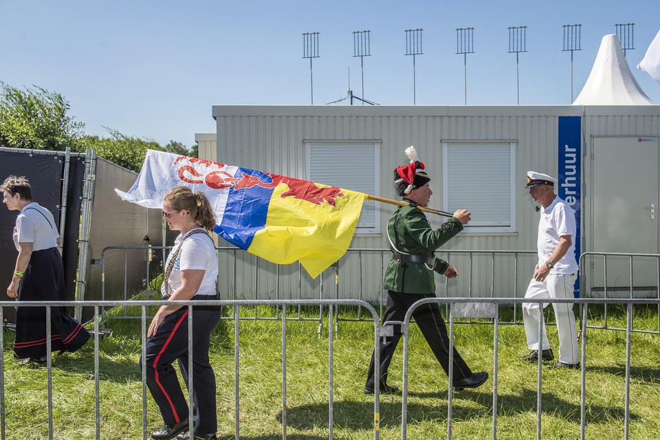 De Limburgse vlag is veelvuldig aanwezig op het OLS in Meijel. 