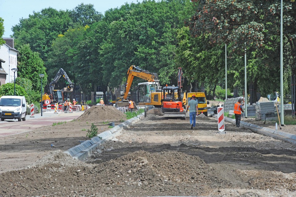 De reconstructie van de Stationsweg in Venray vordert gestaag. 