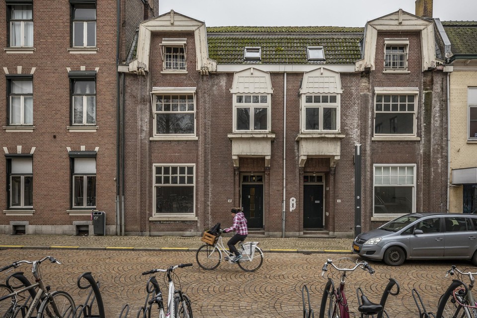 Verpaupering van de Heerlense binnenstad, zoals hier in de Honigmannstraat, is over een poosje voltooid verleden tijd.