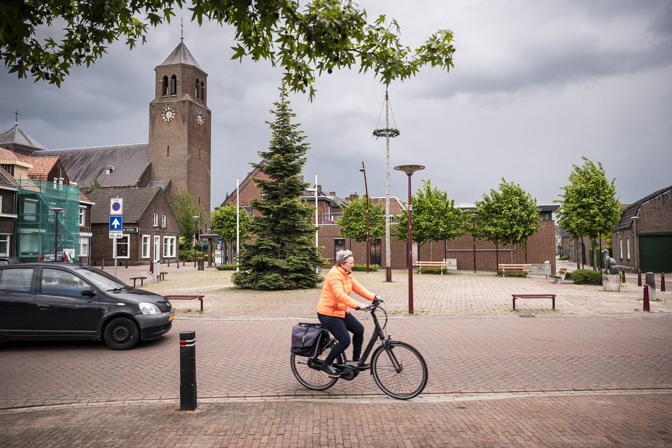 Het platform WijZijnMaasniel wil het Betjesplein in Maasniel een mooier aanzicht geven. 