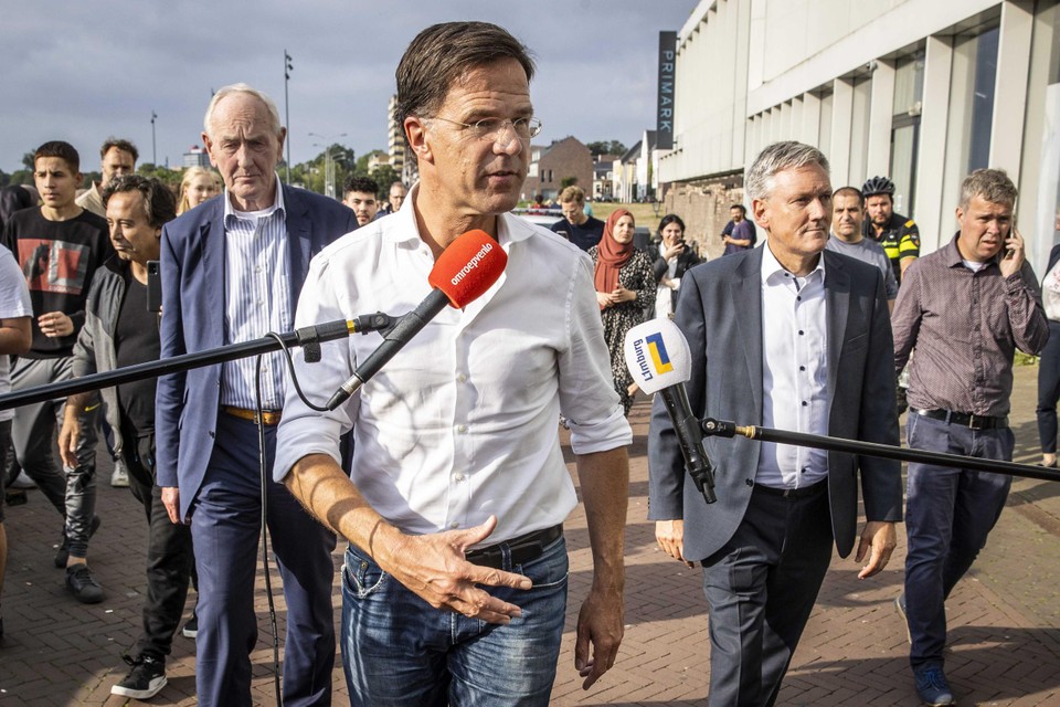 Premier Rutte bezocht Limburg tijdens de watersnood van 2021, zoals hier in Venlo.