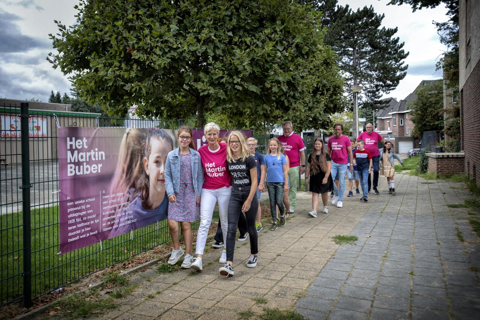 De gemeente voert uitgebreid campagne om het volwaardig middelbaar onderwijs terug naar Kerkrade te halen. 