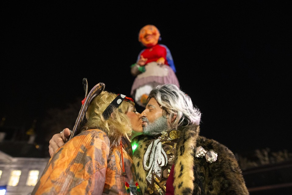 Vivianne Thijssen en Bruno Roosendans: laatste carnavalskus onder de ogen van het Mooswief