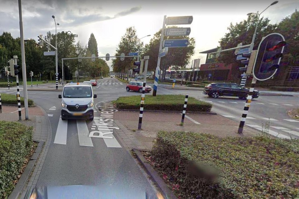 De Rijksweg Zuid in Geleen wordt komende weken deels afgesloten om stoplichten te vervangen.  